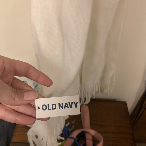 white/cream scarf - Picture 2 of 2